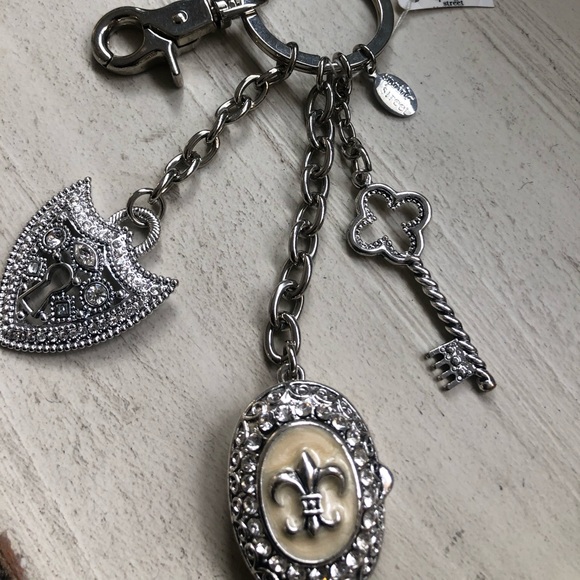 Spring Street ..... key chain - Picture 10 of 16